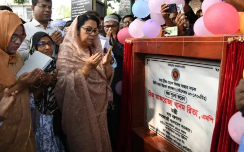 ১৭ বছরে মানিকগঞ্জে তেমন উন্নয়ন হয়নি: খাদ্যমন্ত্রী